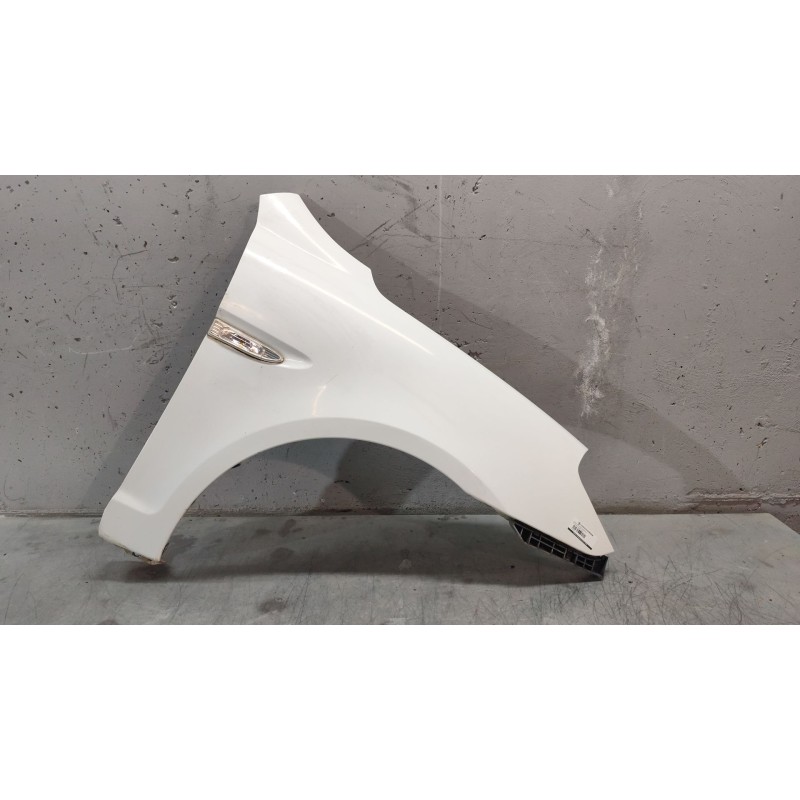 Recambio de aleta delantera derecha para hyundai accent (mc) gl referencia OEM IAM   