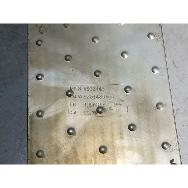 Recambio de enfriador aceite motor para iveco stralis (ad/at) fs at t/p    4x2 larga distancia referencia OEM IAM 5801489595 - Blanco 2