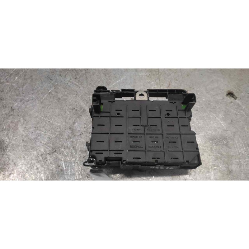 Recambio de caja reles / fusibles para peugeot 307 (s1) xr clim referencia OEM IAM 9650664180 BSM 3