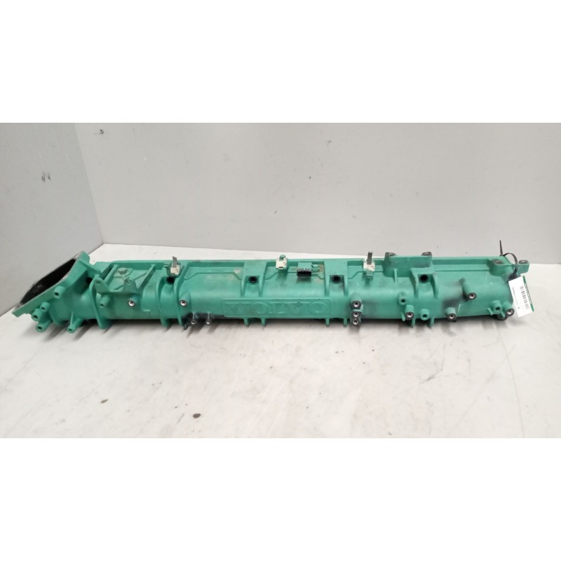 Recambio de colector admision para volvo fm xxx 12.8 diesel referencia OEM IAM 21647366  