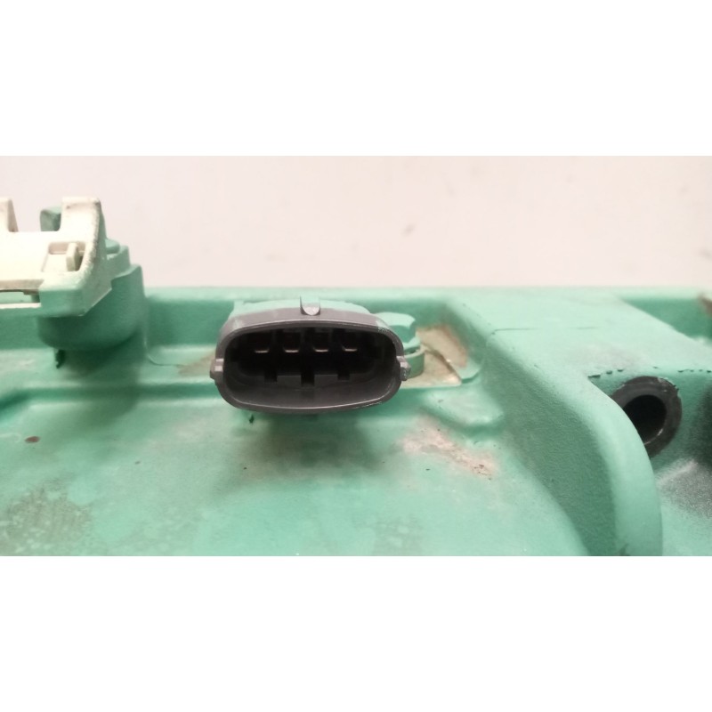 Recambio de colector admision para volvo fm 460 12.8 diesel referencia OEM IAM 21647366 - Blanco 2