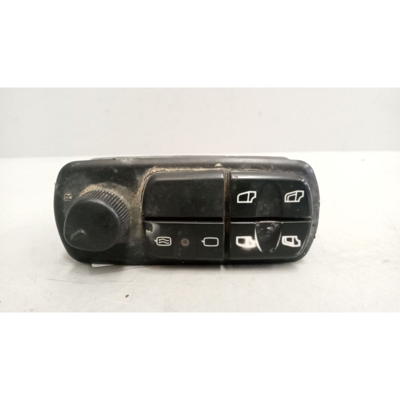 Recambio de mando elevalunas delantero izquierdo para mercedes-benz atego 4 cyl. 4x2 2005  4.3 diesel (om 904 la) referencia OEM - Blanco