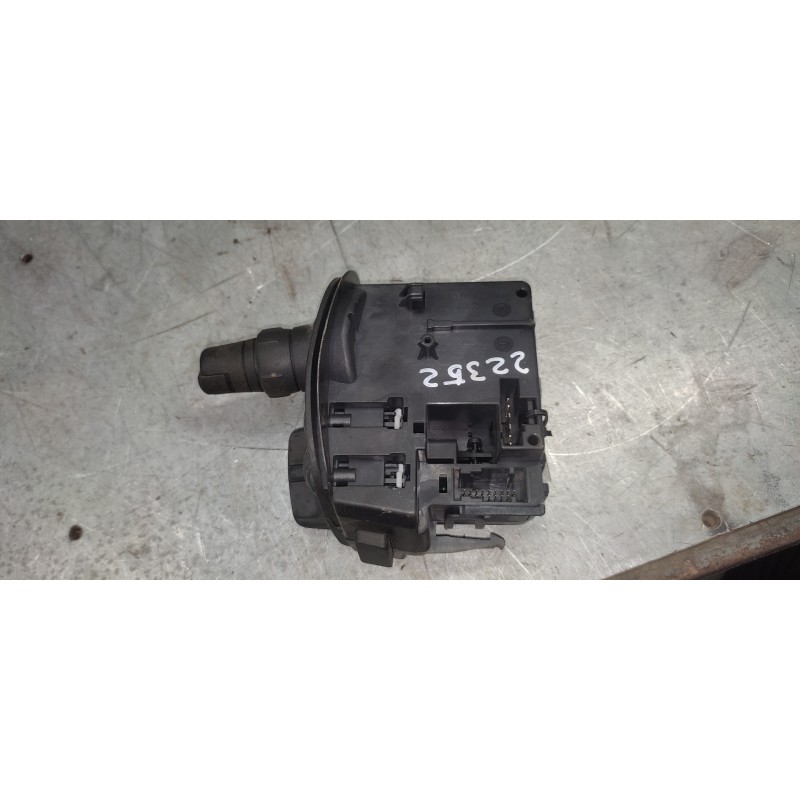 Recambio de mando limpia para renault clio iii dynamique referencia OEM IAM 88103003067 - Plata 2