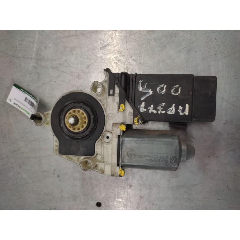 Recambio de motor elevalunas delantero derecho para seat leon (1m1) signo referencia OEM IAM 9776105413301  