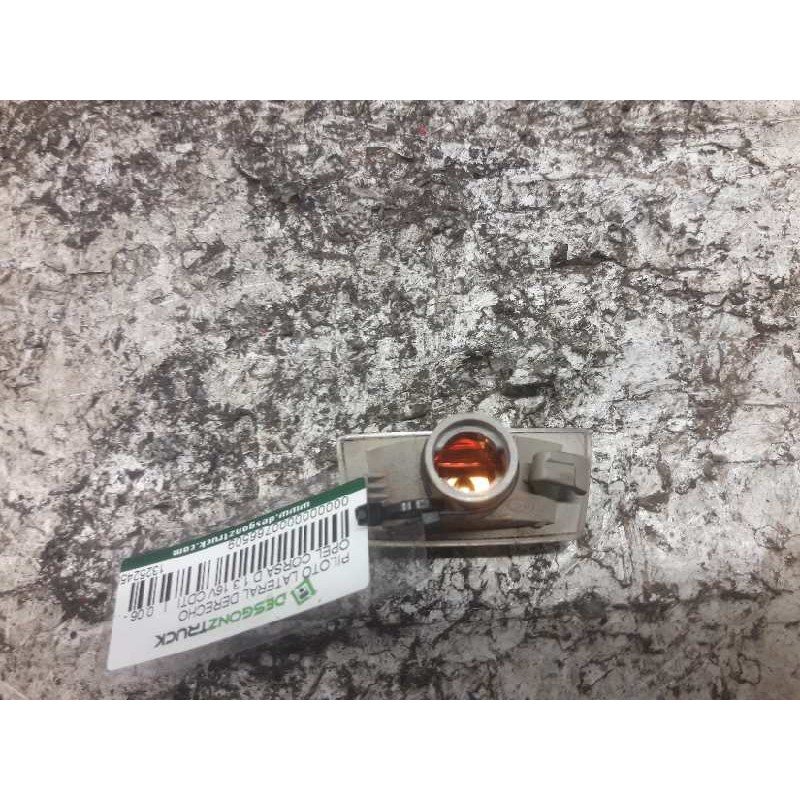 Recambio de piloto lateral derecho para opel corsa d 1.3 16v cdti referencia OEM IAM 13252455 13252456 - Blanco 2