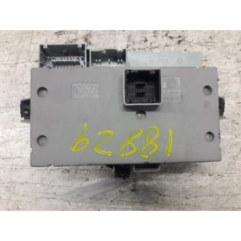 Recambio de caja reles / fusibles para alfa romeo 147 (190) 1.6 ts 120 collezione referencia OEM IAM - Blanco 2