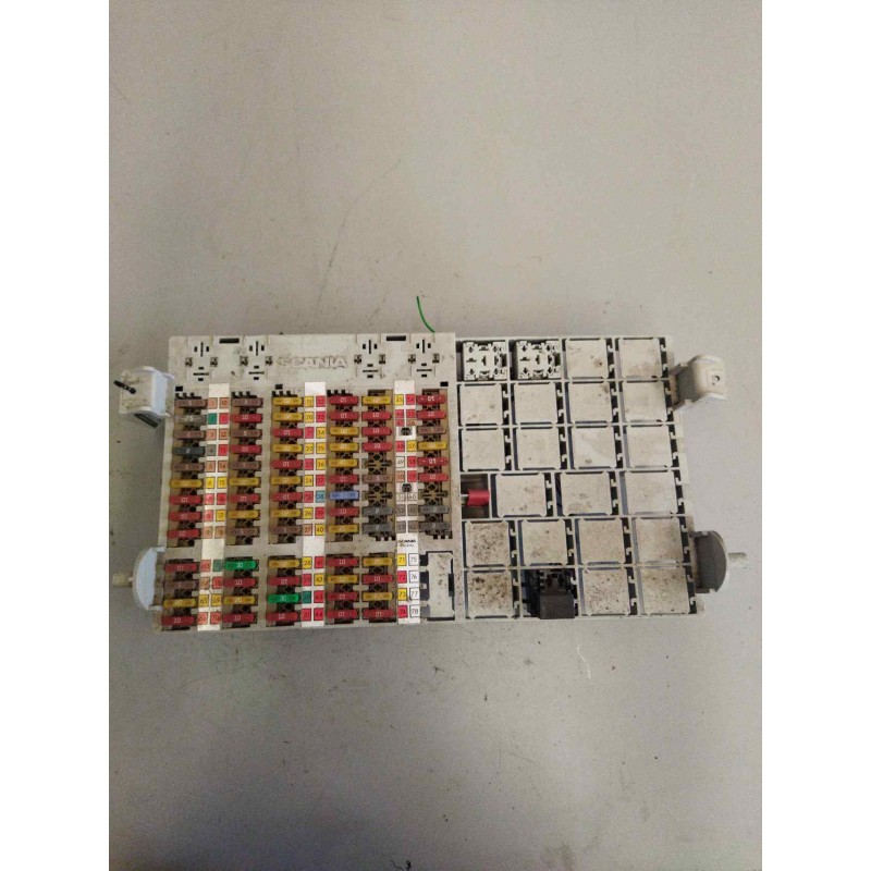 Recambio de caja reles / fusibles para scania serie p/g/r (l-clase) 12.7 diesel referencia OEM IAM 1775796 2404758 - Blanco