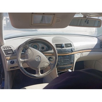 mercedes-benz clase e (w211) berlina del año 2004