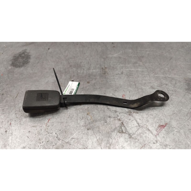 Recambio de enganche de cinturon delantero izquierdo para volkswagen golf iv berlina (1j1) 1.9 tdi referencia OEM IAM 1J3858471B - Blanco 2