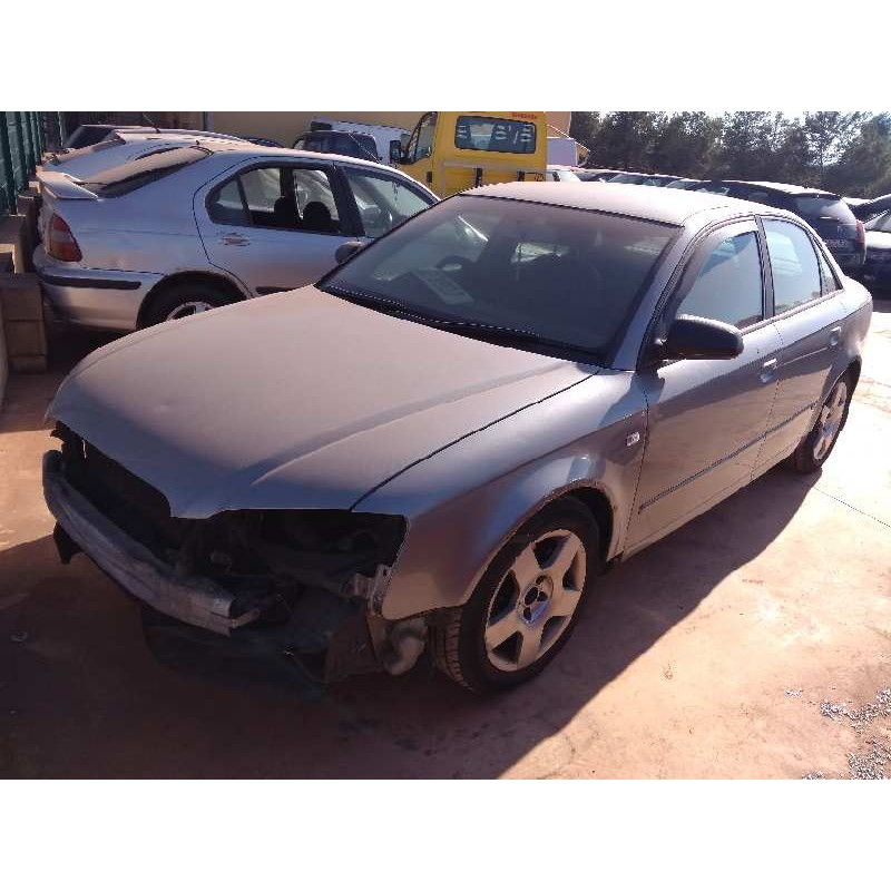 AUDI A4 BERLINA (8E)