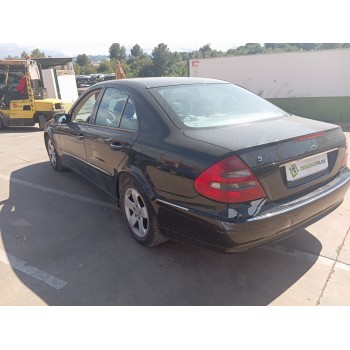 mercedes-benz clase e (w211) berlina del año 2004
