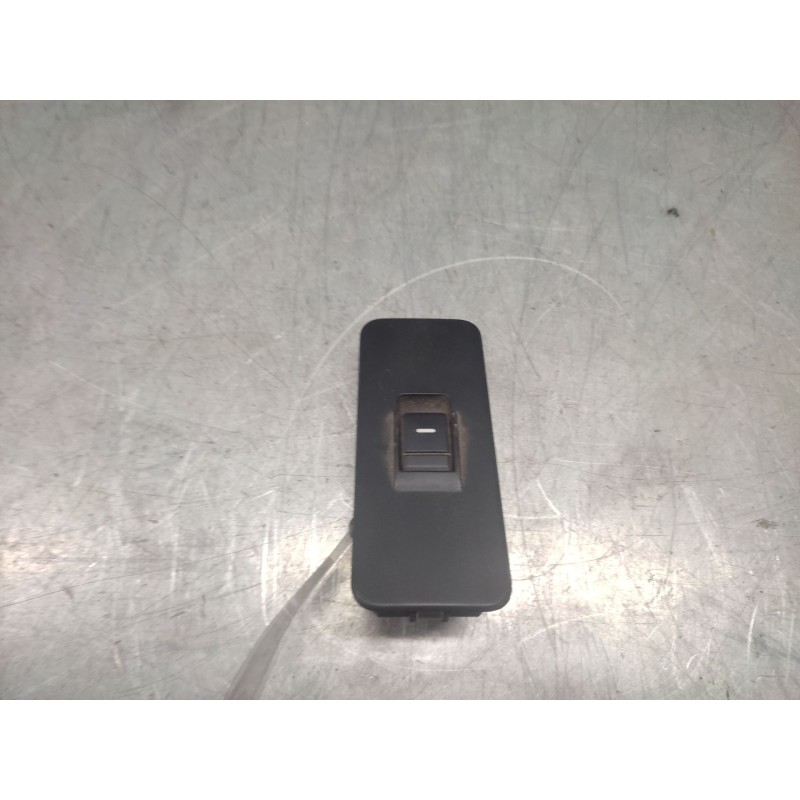 Recambio de mando elevalunas trasero izquierdo para land rover discovery v6 td se referencia OEM IAM YUD501070PVJ  