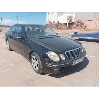 mercedes-benz clase e (w211) berlina del año 2004