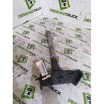 SOPORTE GUARDABARROS TRASERO DERECHO DELANTERO 