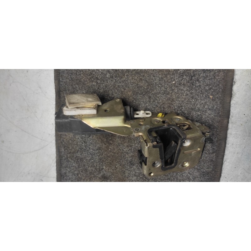 Recambio de cerradura puerta trasera derecha para volvo s40 berlina td referencia OEM IAM 2