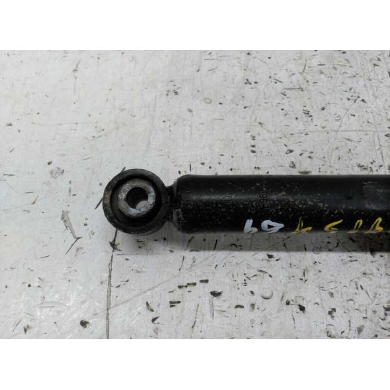 Recambio de amortiguador trasero derecho para nissan primera berlina (p12) acenta referencia OEM IAM - Negro 2