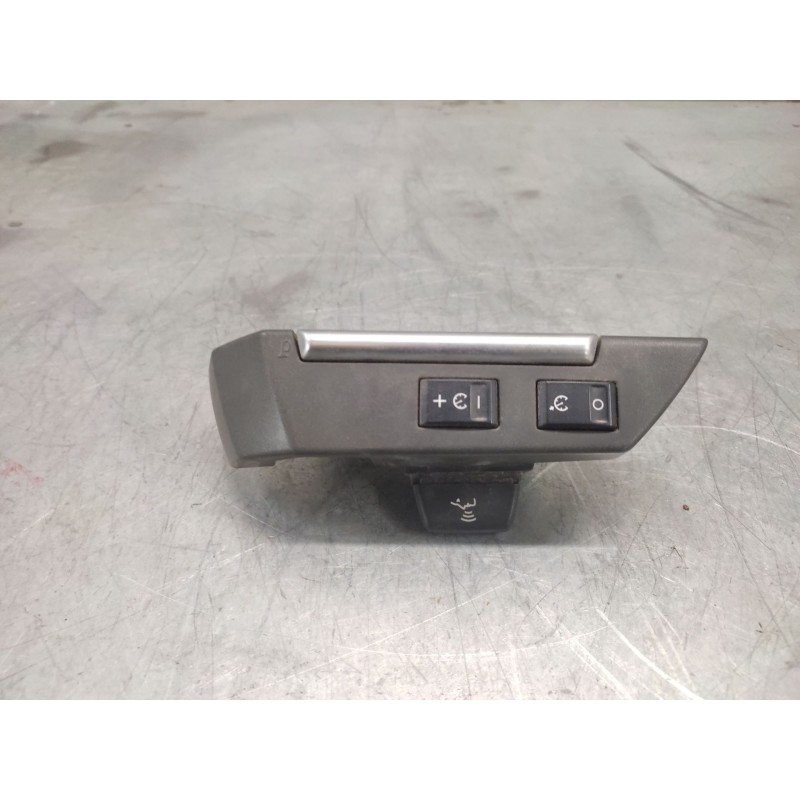 Recambio de mando volante para land rover discovery v6 td se referencia OEM IAM 5H2214K147FB  
