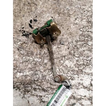 RETENEDOR PUERTA DELANTERA IZQUIERDA 