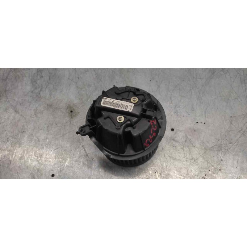 Recambio de ventilador calefaccion para citroën c3 hdi 70 furio referencia OEM IAM N1055279G - Blanco 2