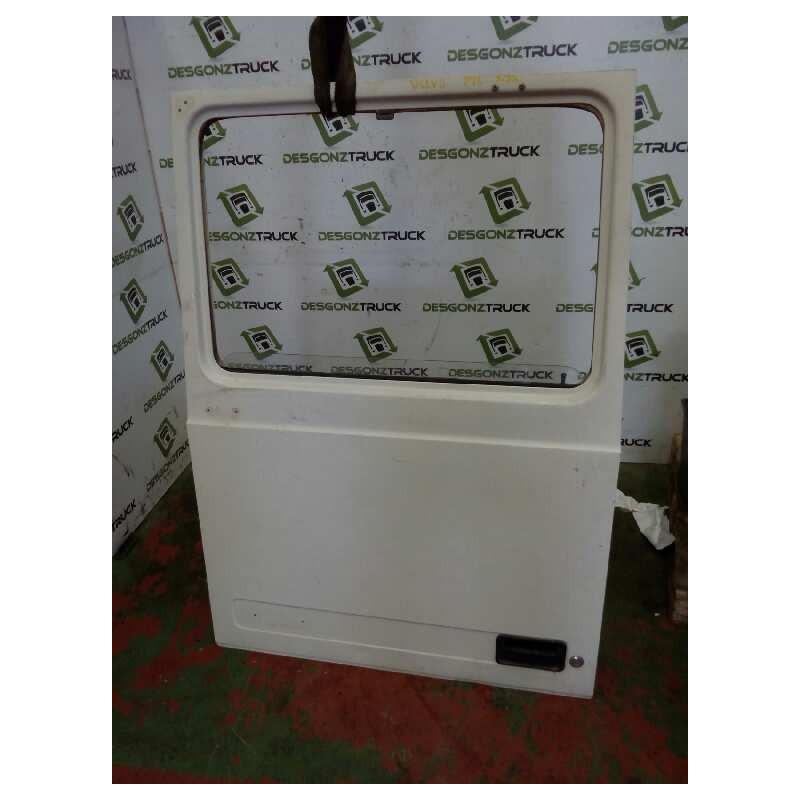 Recambio de puerta delantera izquierda para volvo trucks f 12 f 12/360 (356cv) referencia OEM IAM   