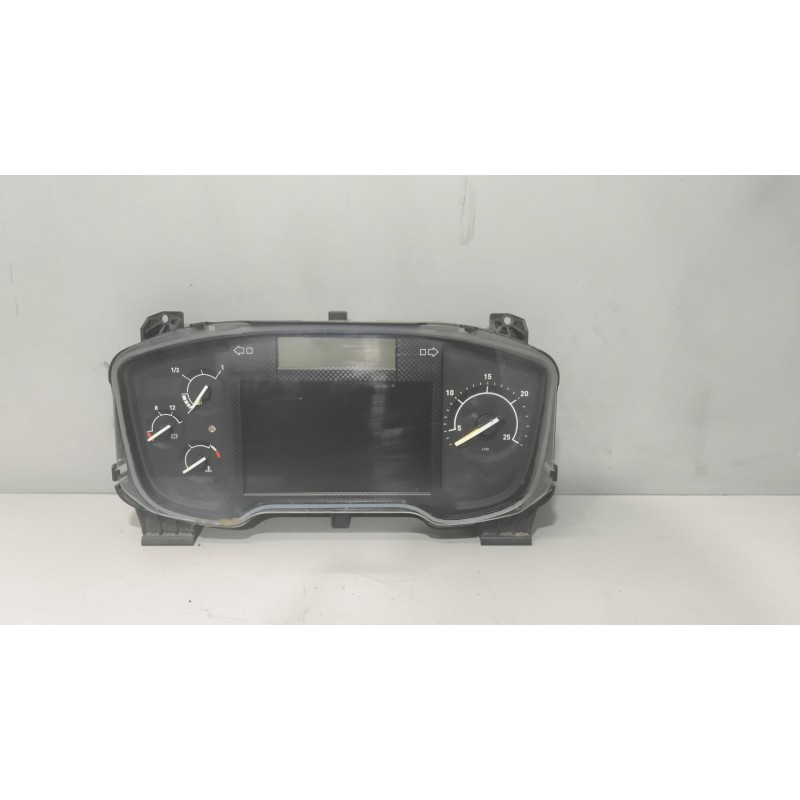 Recambio de cuadro instrumentos para renault serie t 10.8 diesel referencia OEM IAM 22166228 7422166228 