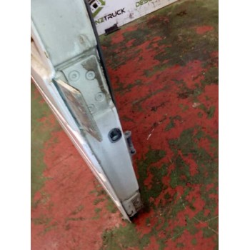Recambio de puerta delantera derecha para pegaso trucks serie 1200 1234 referencia OEM IAM   