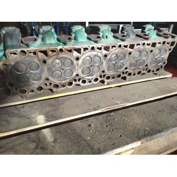 Recambio de culata para volvo fl xxx fg 4x2 cabina para grupos (l4h1c) referencia OEM IAM 20993095  