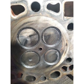 Recambio de culata para volvo fl xxx fg 4x2 cabina para grupos (l4h1c) referencia OEM IAM 20993095  