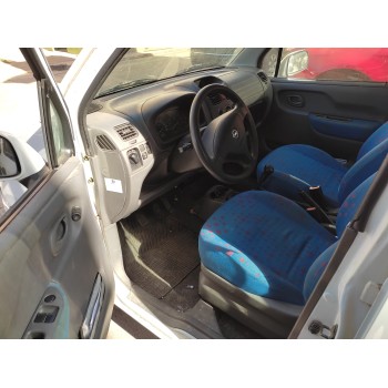 opel agila del año 2000