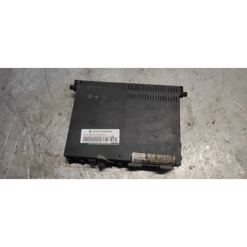 Recambio de caja reles / fusibles para peugeot 206 berlina 1.9 diesel referencia OEM IAM 9626460880  BSI 2