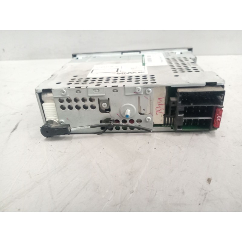 Recambio de sistema audio / radio cd para scania serie p/g/r (c-clase) 15.6 diesel referencia OEM IAM 1776820 - Blanco 2