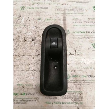 Recambio de mando elevalunas trasero izquierdo para renault megane ii berlina 5p referencia OEM IAM 156015540  6 PINS