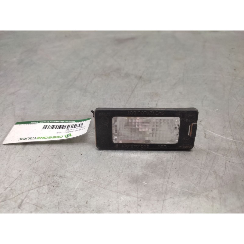 Recambio de piloto matricula para skoda rapid ambition referencia OEM IAM 5N0943021B  2 PINS