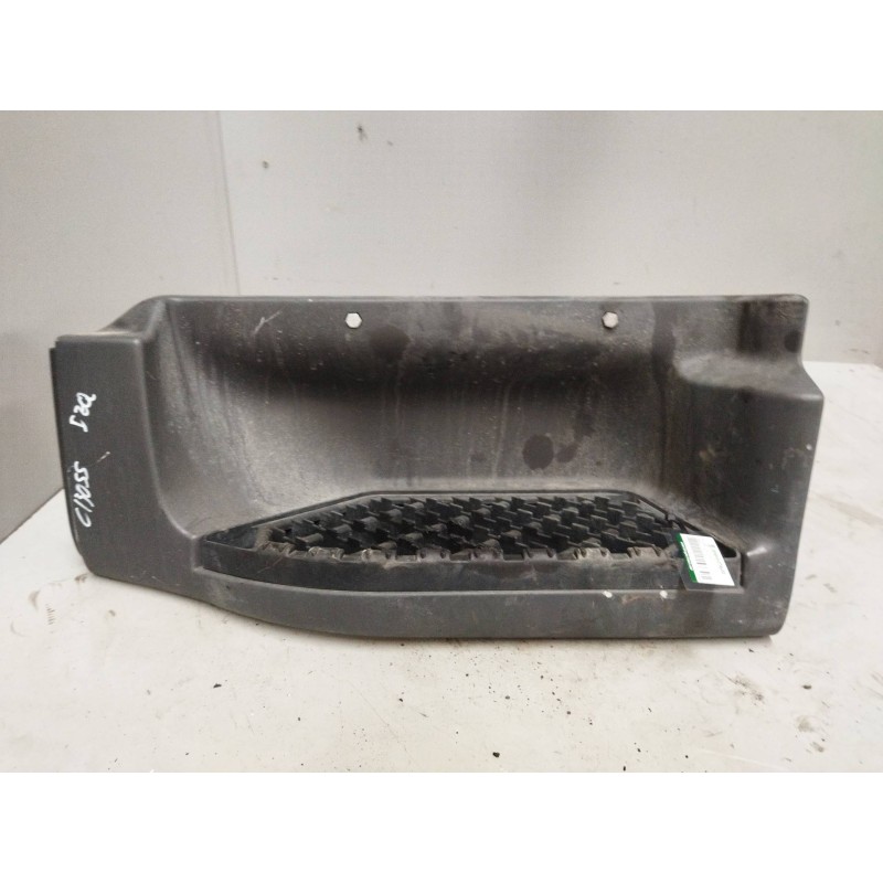 Recambio de peldaño izquierdo para renault d narrow referencia OEM IAM 84585653 50142210 