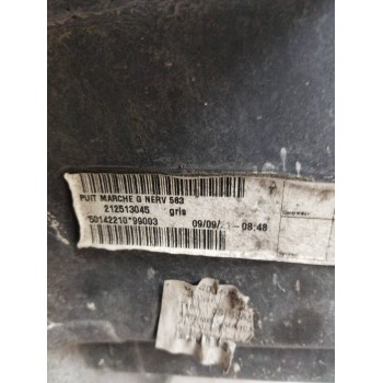Recambio de peldaño izquierdo para renault d narrow referencia OEM IAM 84585653 50142210 