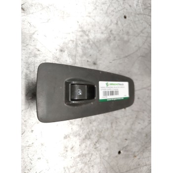 MANDO ELEVALUNAS DELANTERO DERECHO B569 