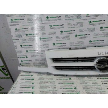 Recambio de rejilla delantera central para opel astra f berlina básico referencia OEM IAM   