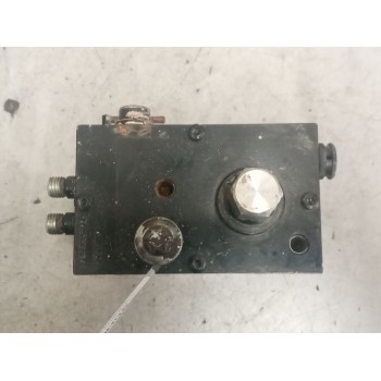 Recambio de bomba elevacion cabina para renault d 18 wide referencia OEM IAM 82053294  17253365646