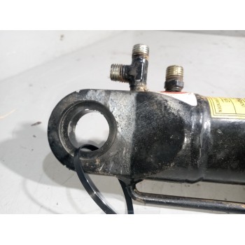 Recambio de brazo elevacion cabina para renault d 18 wide referencia OEM IAM 5010629151  