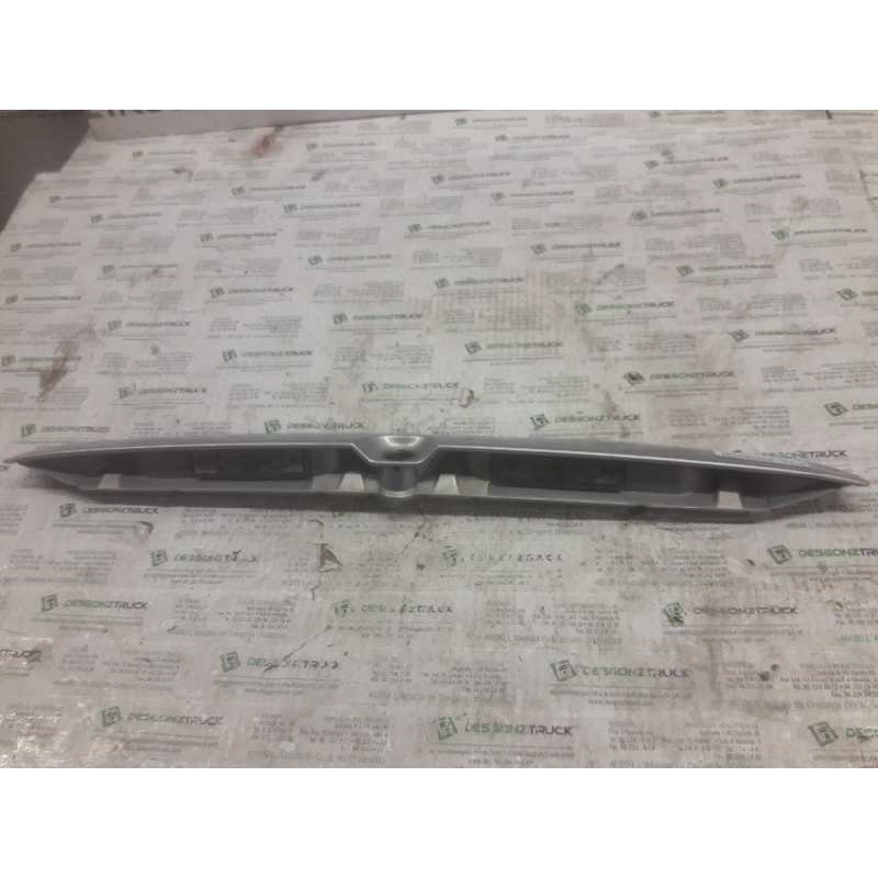 Recambio de asidero porton maletero para opel zafira a blue line referencia OEM IAM 90579631 2