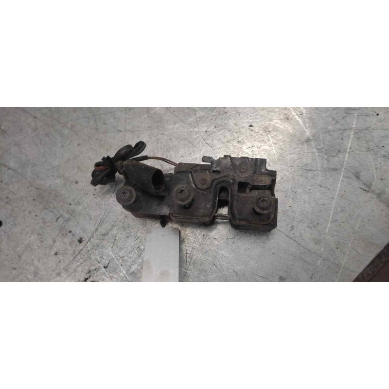 Recambio de cerradura capot para audi a4 ber. (b8) básico referencia OEM IAM 8T0823509 2 PINS 2