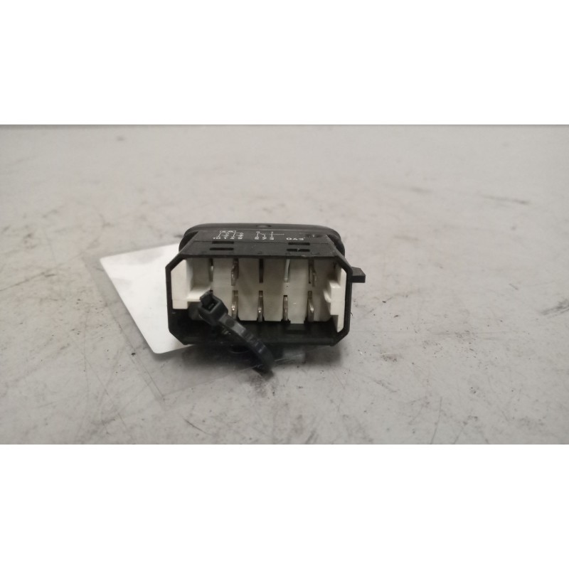 Recambio de interruptor para scania serie p/g/r (c-clase) 15.6 diesel referencia OEM IAM 1421842 - Blanco 4