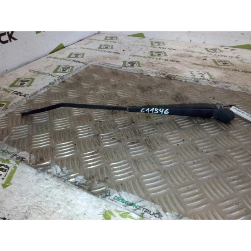 Recambio de brazo limpia delantero para nissan trade 100 chasis cabina referencia OEM IAM   