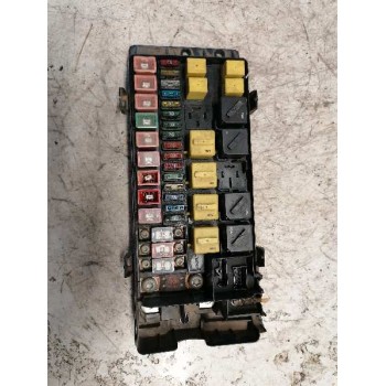 CAJA RELES / FUSIBLES YQE103310 103013100796 