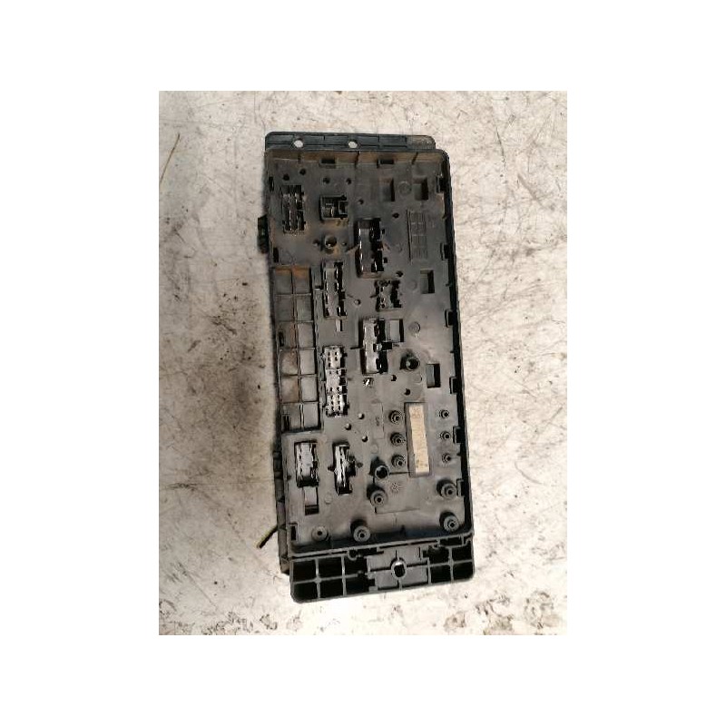 Recambio de caja reles / fusibles para land rover discovery (lt) td5 referencia OEM IAM YQE103310 103013100796 - Negro 2