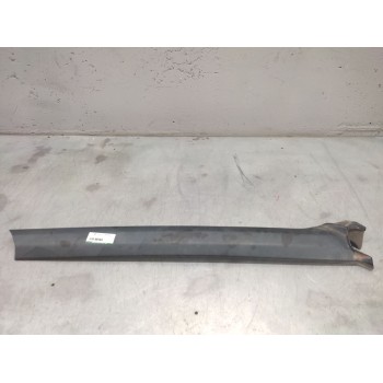 Recambio de moldura puerta delantera derecha para land rover discovery v6 td se referencia OEM IAM   