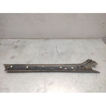 Recambio de moldura puerta delantera derecha para land rover discovery v6 td se referencia OEM IAM   