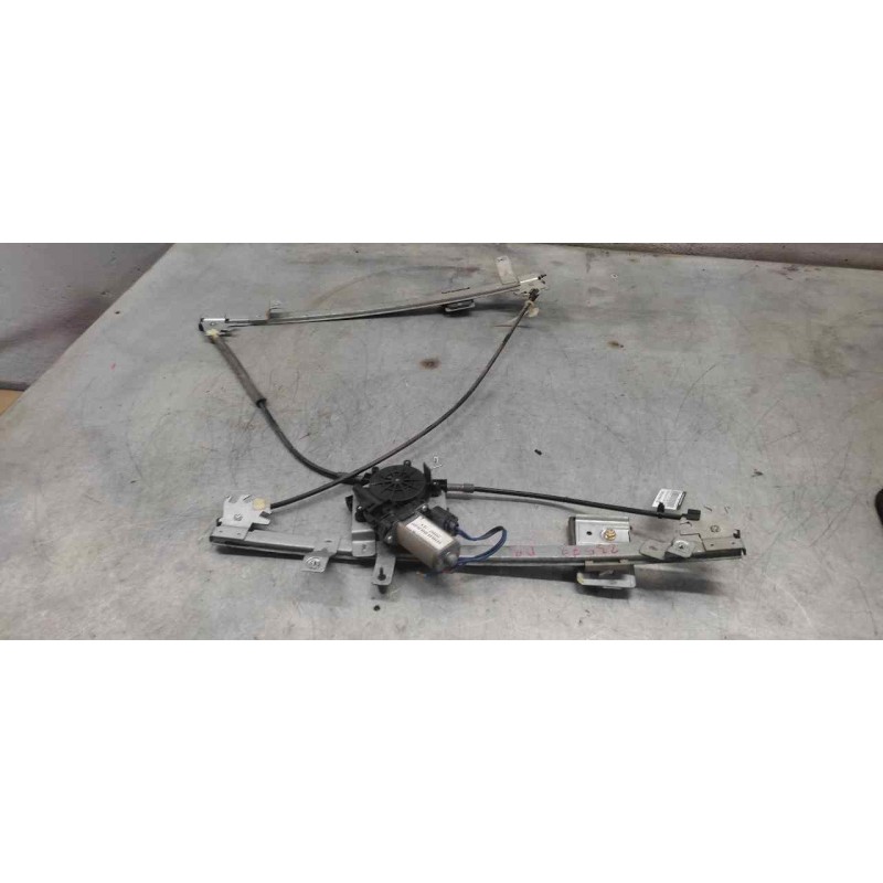 Recambio de elevalunas delantero derecho para citroën berlingo 1.9 d cumbre familiar referencia OEM IAM D239905454500007 2 PINS 