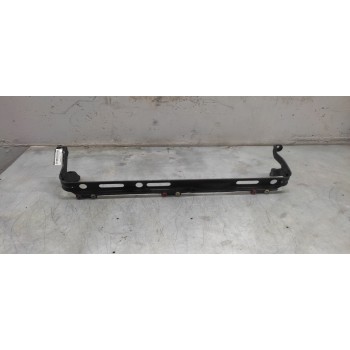 Recambio de travesaño inferior para ford focus berlina (cap) 1.4 16v cat referencia OEM IAM   