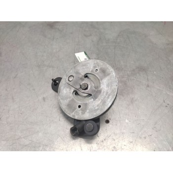 Recambio de retenedor puerta para land rover discovery v6 td se referencia OEM IAM TAPA MALETERO IZQUIERDO  
